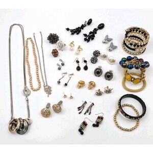 Jewelry Lot Mixed Vintage & Fashion 27 Pieces Gold Tone Estate READ